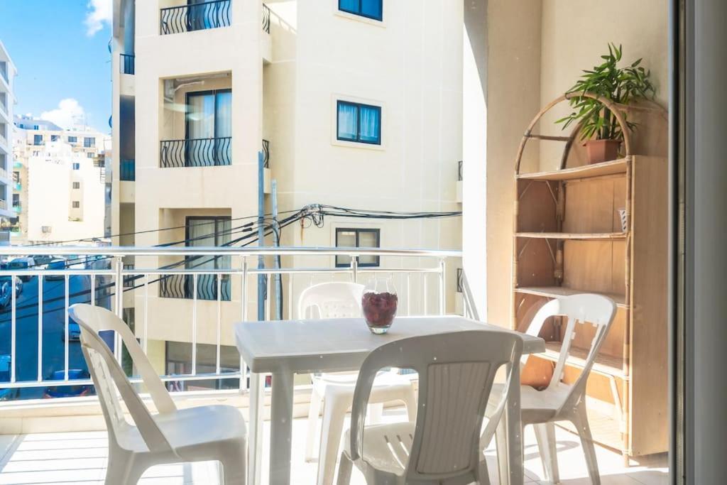 Modern Apt. Close To The Square St. Paul's Bay Buitenkant foto