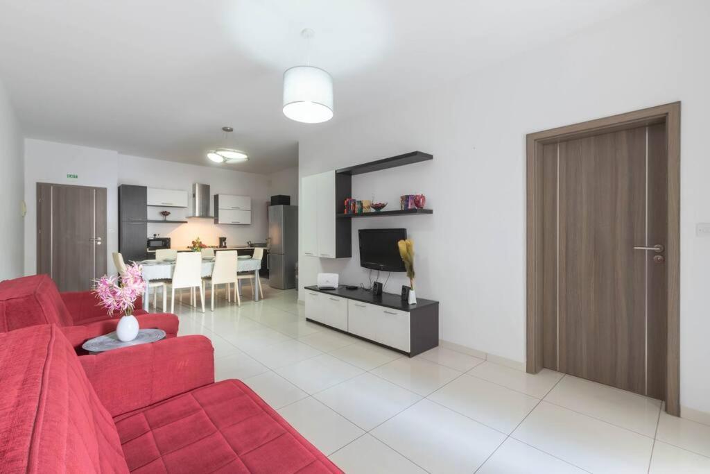 Modern Apt. Close To The Square St. Paul's Bay Buitenkant foto